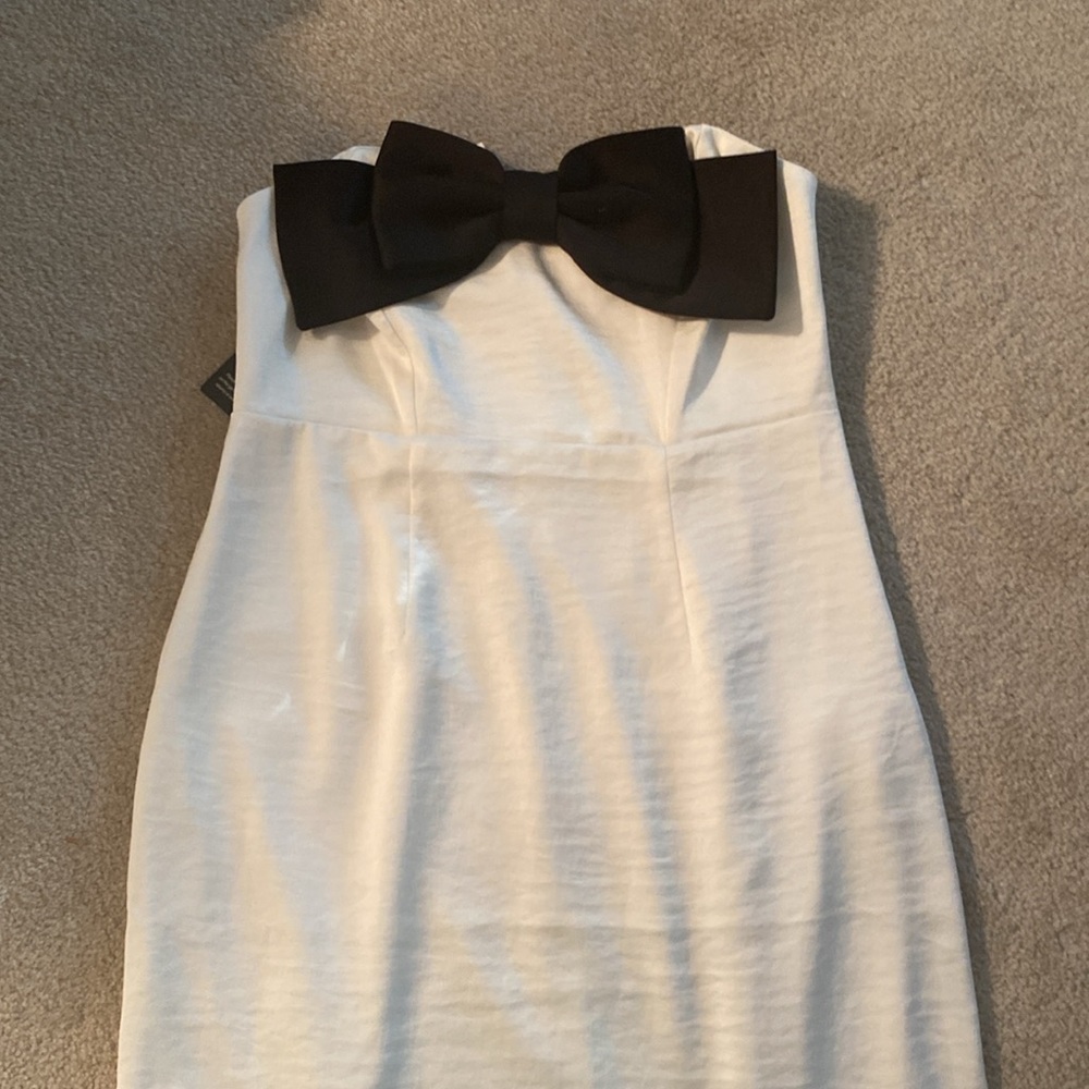 Express NWT bow front medium strapless dress - Picture 7 of 9